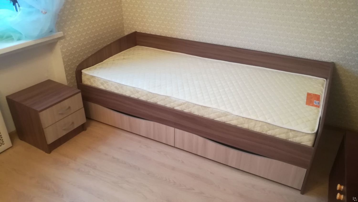 Кровать с 2 ящиками 
